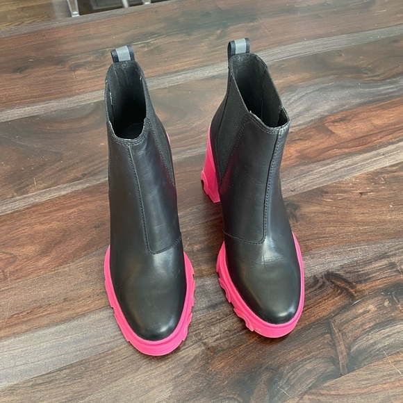 Sorel Brex Waterproof boot size 7.5 - Picture 4 of 8